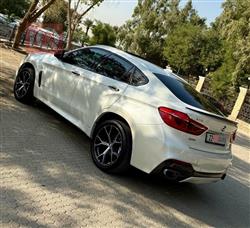 بی ئێم دەبڵیو X6